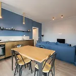 New Two-Room Apartment A Stone\'S Throw From The M3 Metro